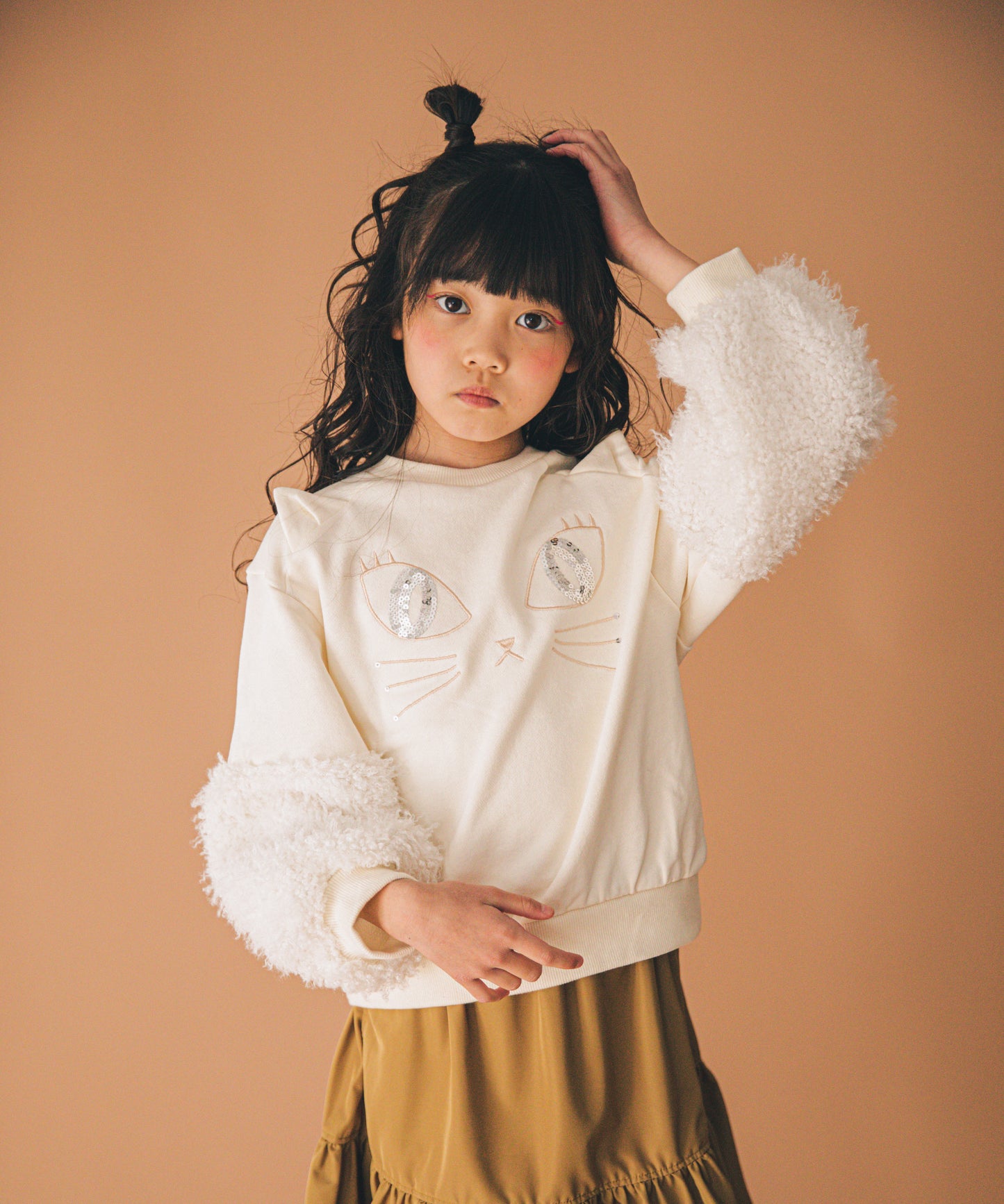 ボア袖NEKO刺繍トレーナー