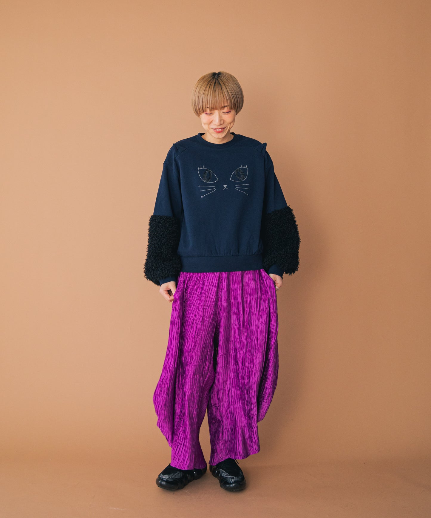 ボア袖NEKO刺繍トレーナー ladies