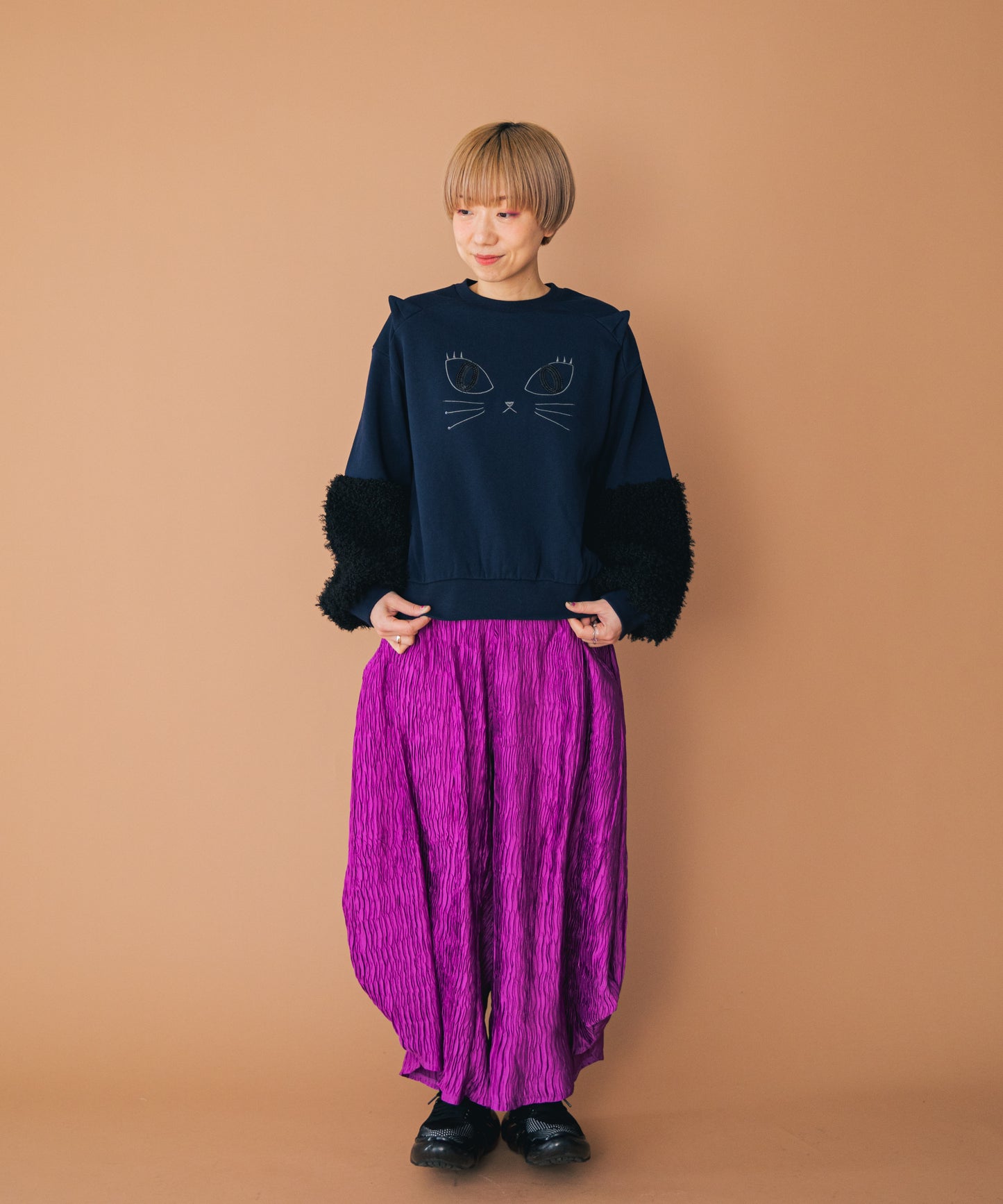 ボア袖NEKO刺繍トレーナー ladies