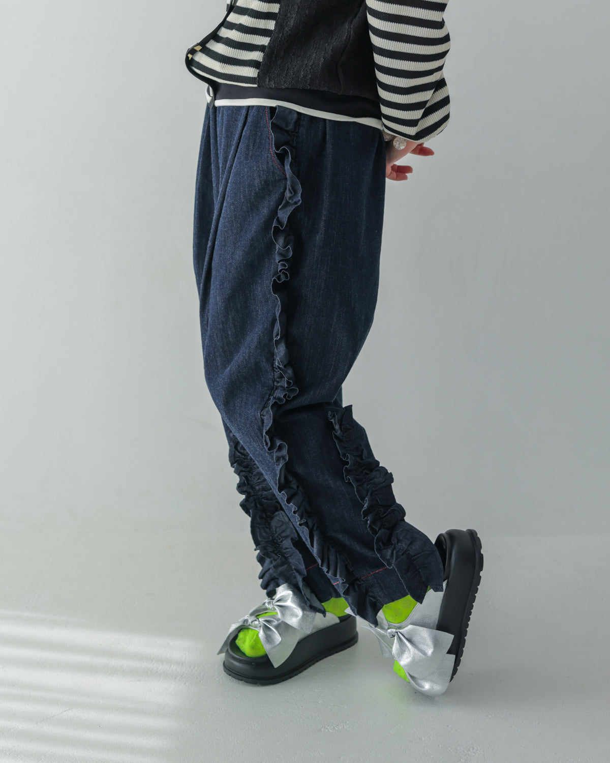 ユニカデニムフリルパンツ 　[062-0901-2]