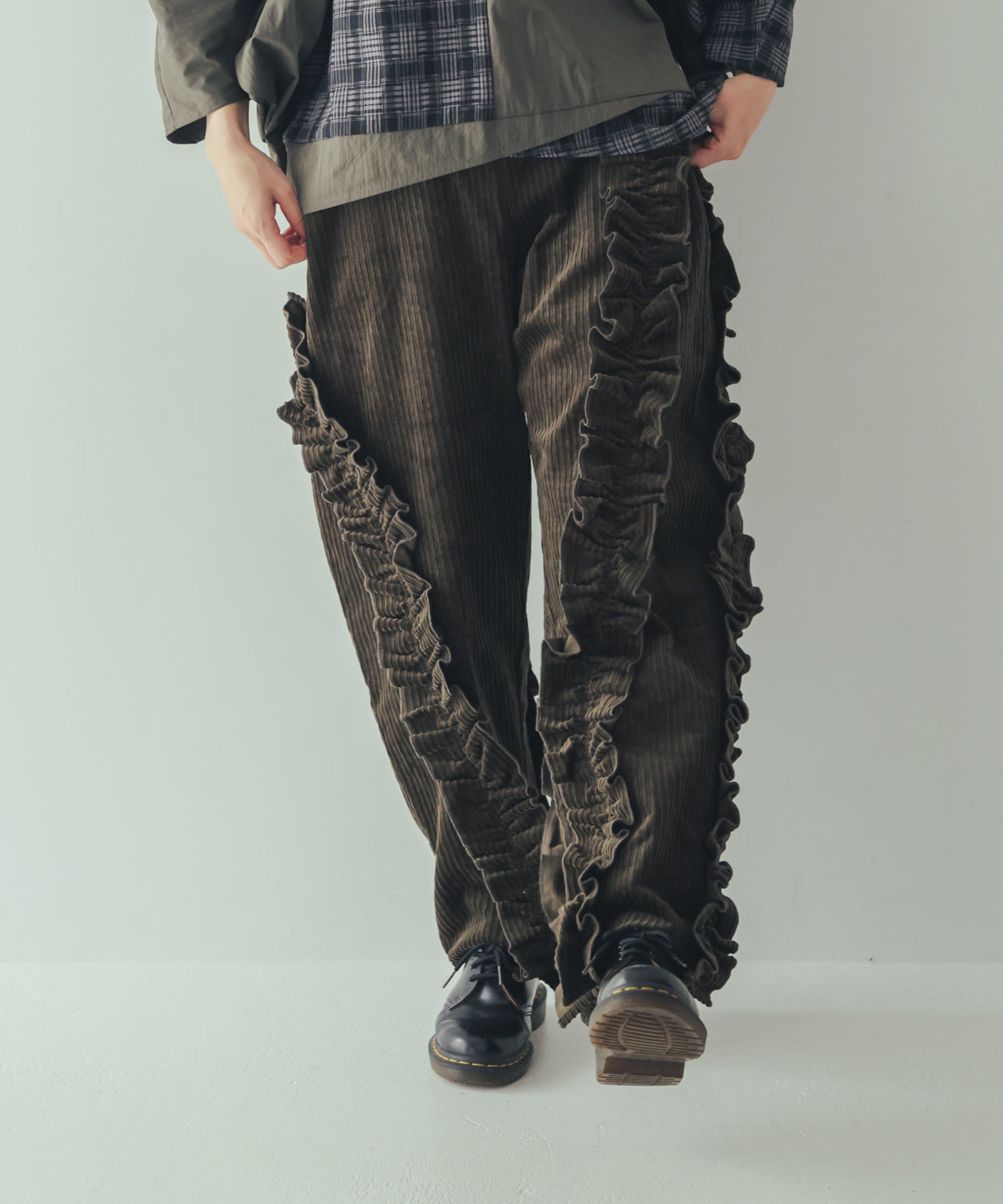 コーデュロイアシメフリルパンツ ladies   [352-0909-2]