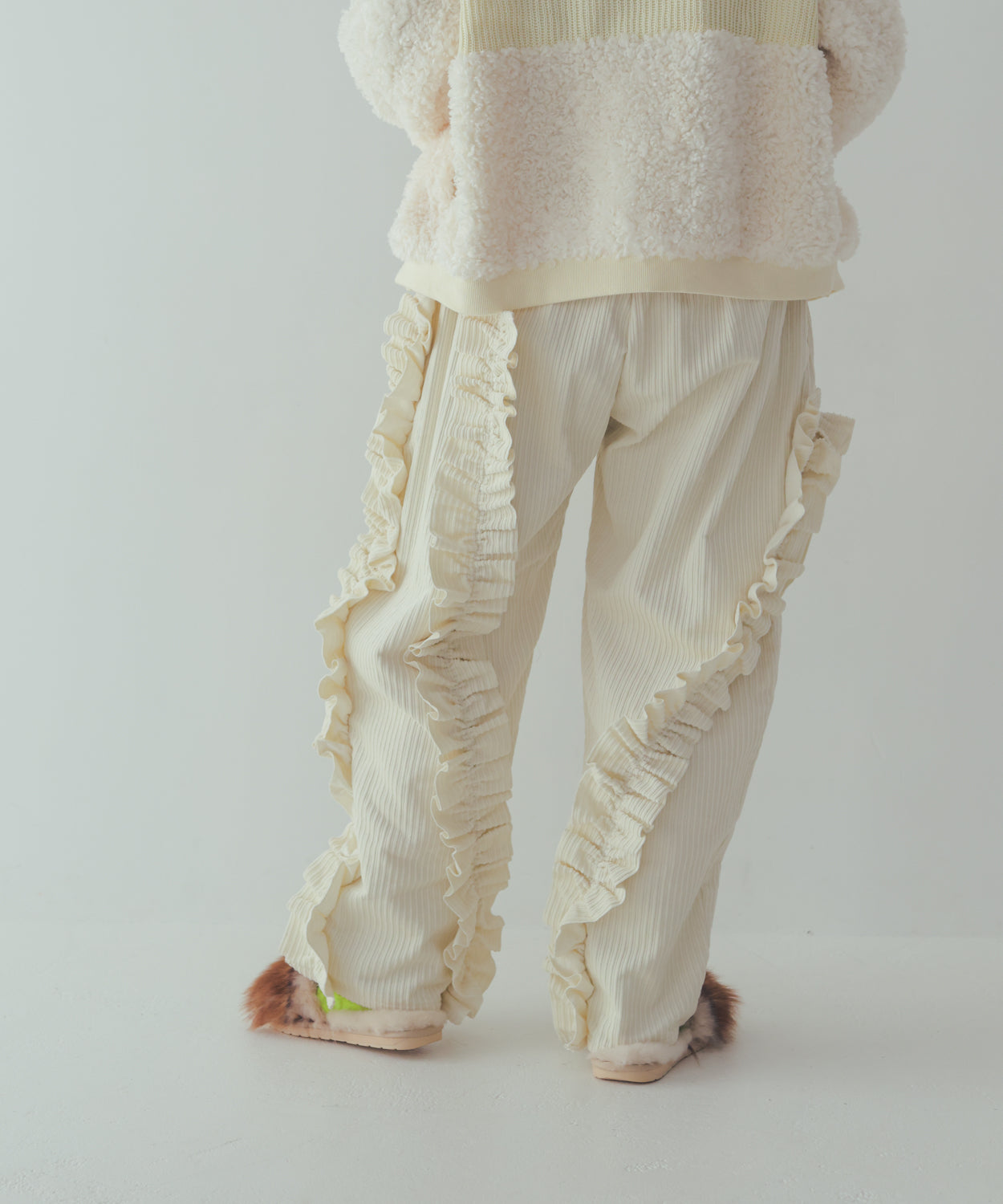 コーデュロイアシメフリルパンツ ladies   [352-0909-2]