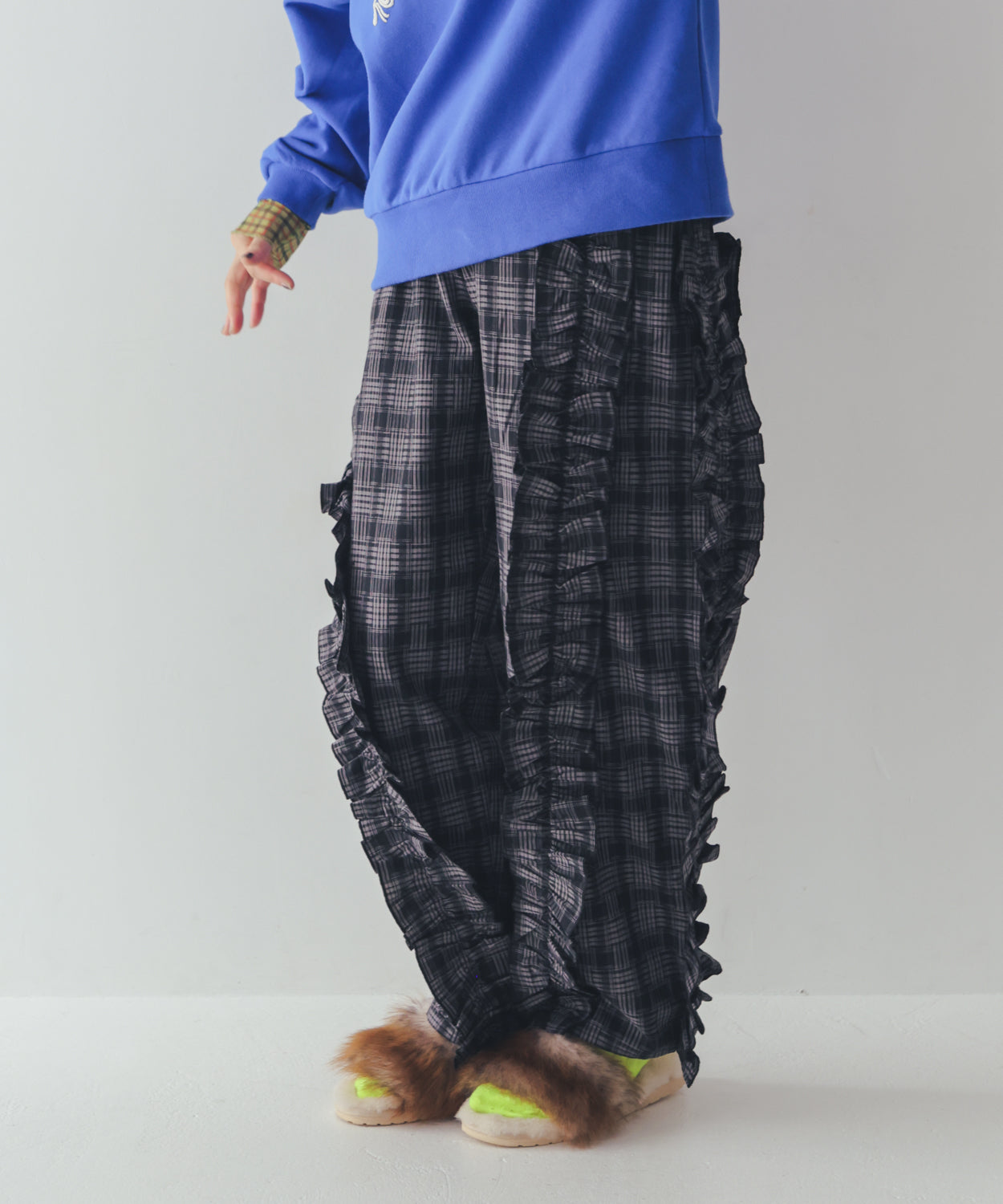 チェックアシメフリルパンツ　ladies  [352-0908-2]