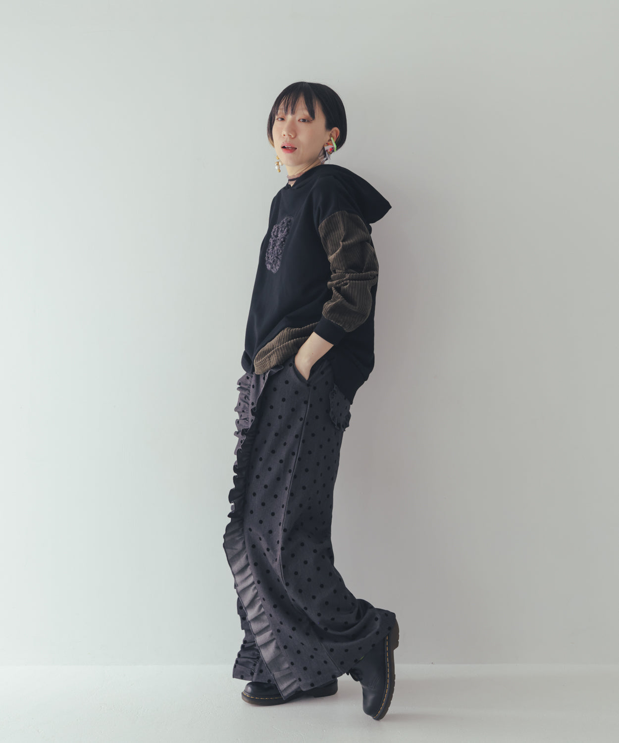 フロッキードットフリルワイドパンツ  ladies   [352-0903-2]