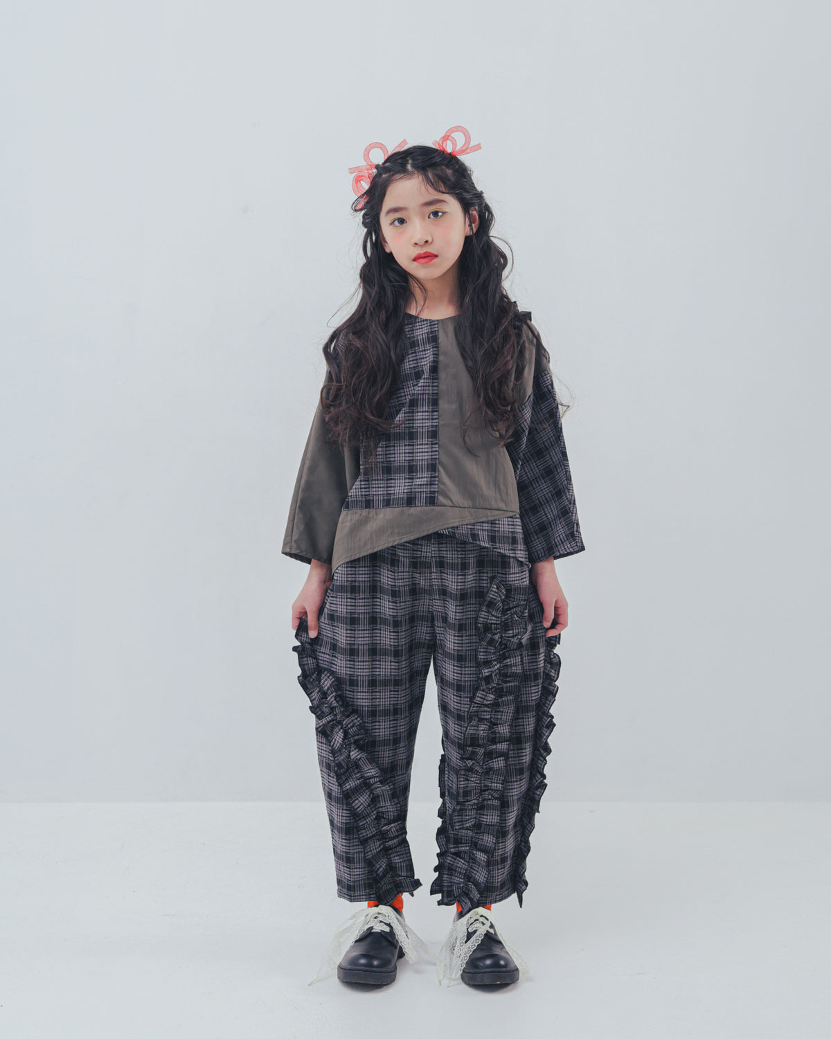 unica チェックアシメフリルパンツ　レディース オフホワイト BOTTOMS – UNICA