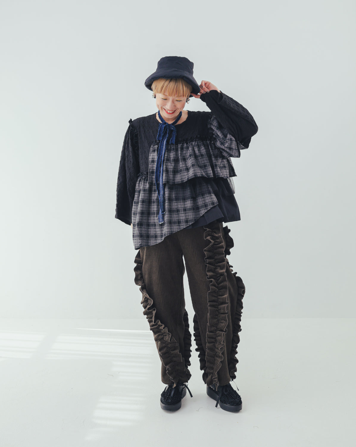 コーデュロイアシメフリルパンツ ladies   [352-0909-2]