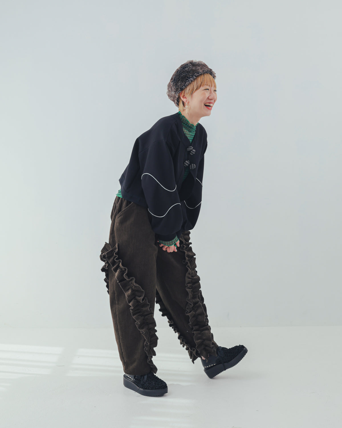 コーデュロイアシメフリルパンツ ladies   [352-0909-2]