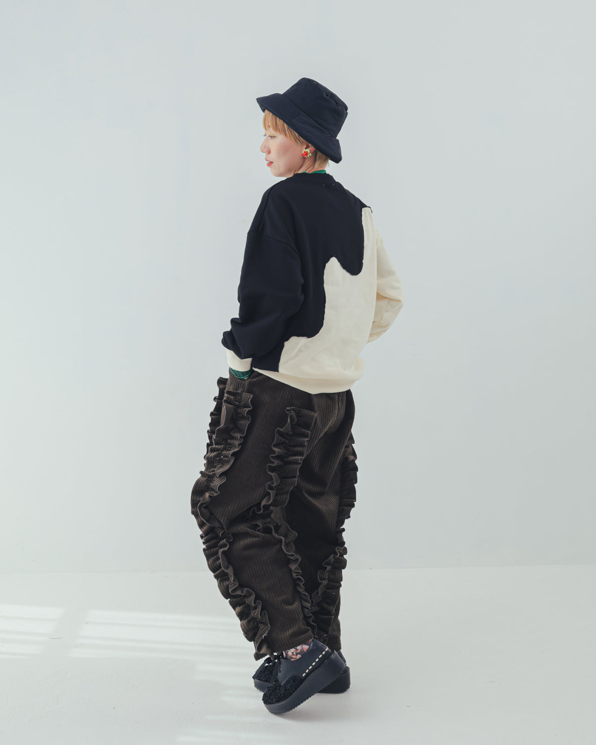 コーデュロイアシメフリルパンツ ladies   [352-0909-2]