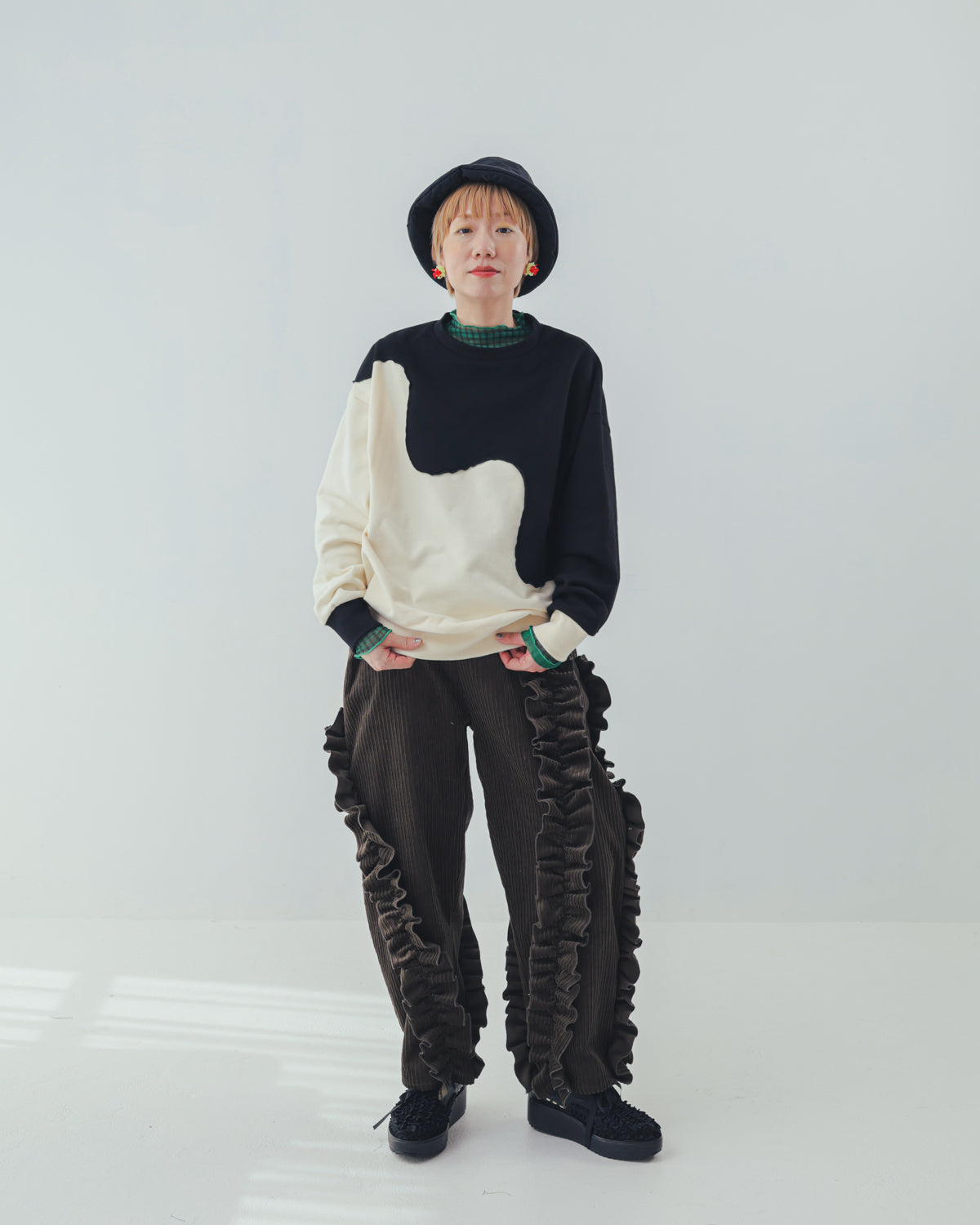 コーデュロイアシメフリルパンツ ladies   [352-0909-2]
