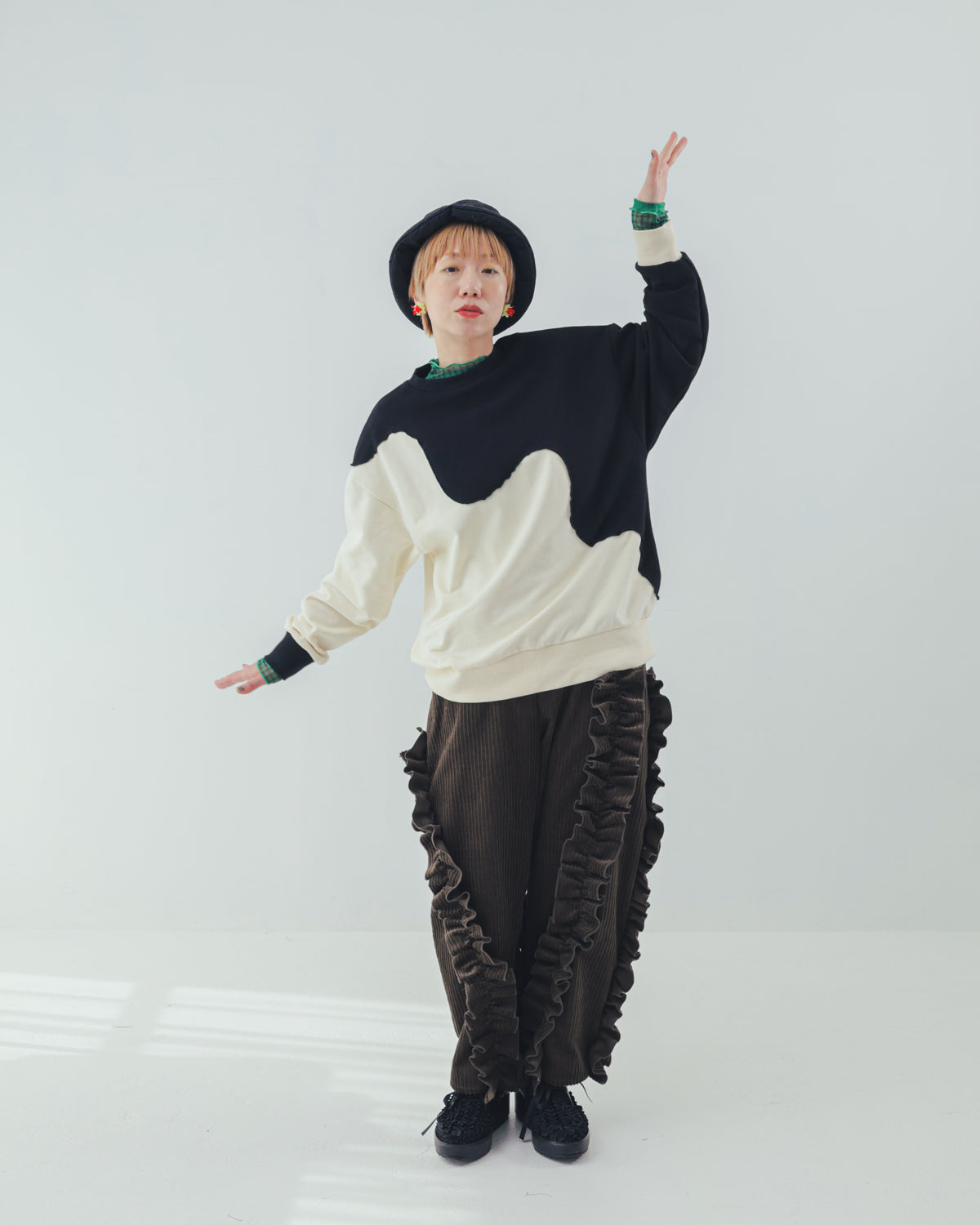 コーデュロイアシメフリルパンツ ladies   [352-0909-2]