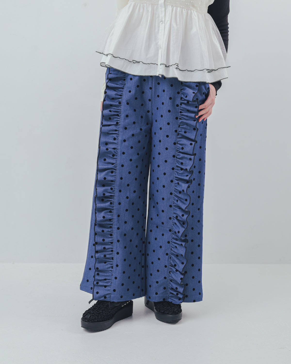 フロッキードットフリルワイドパンツ  ladies   [352-0903-2]