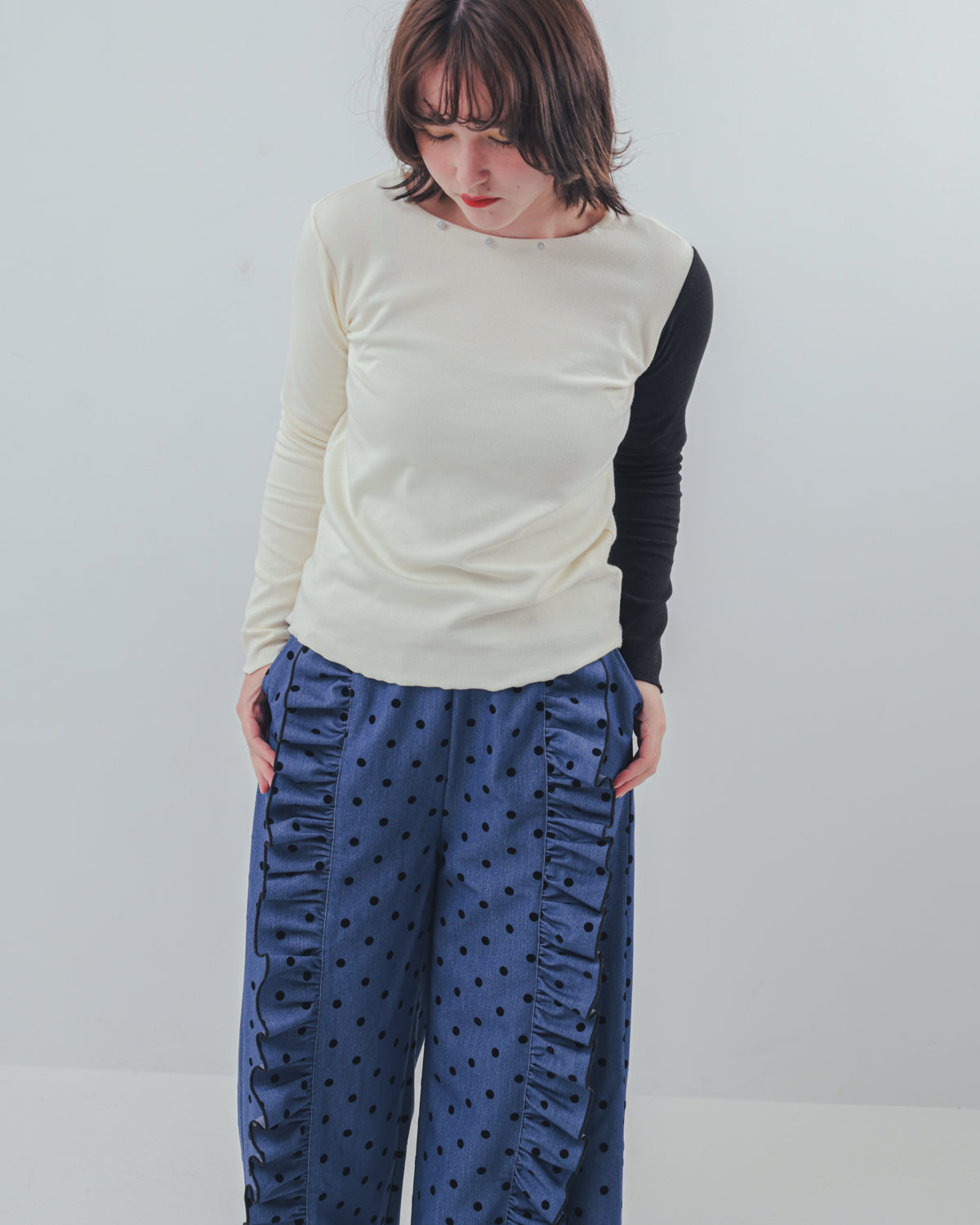 フロッキードットフリルワイドパンツ  ladies   [352-0903-2]